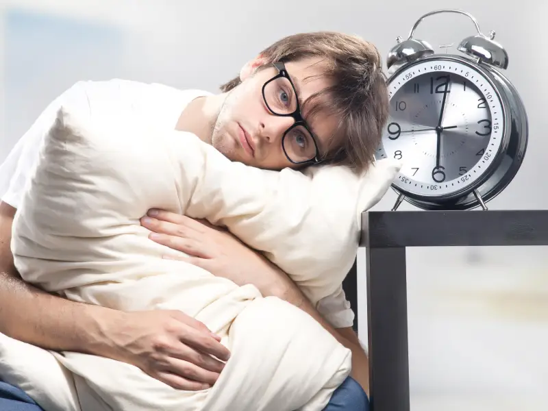 10 دلیل خواب آلودگی زیاد